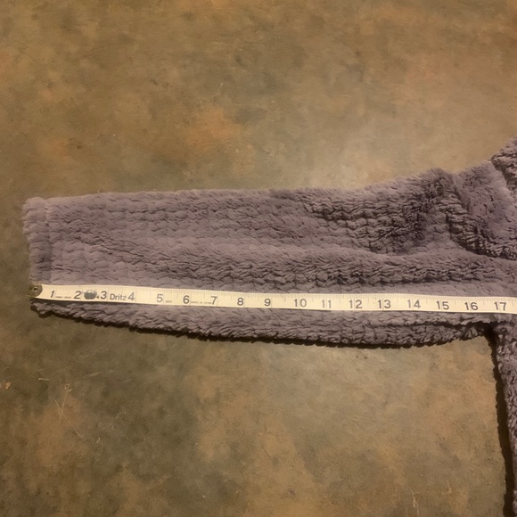 Kids L North Face Grey Fuzzy Jacket - Picture 7 of 8